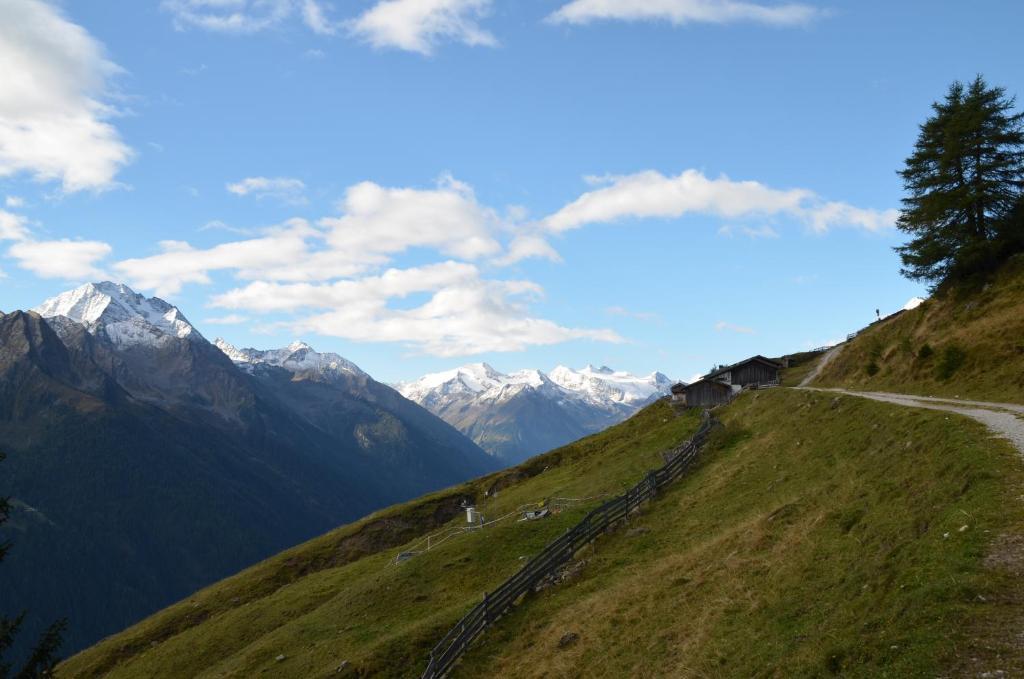 Pension Kirchbrugger Telfes im Stubai Exterior foto